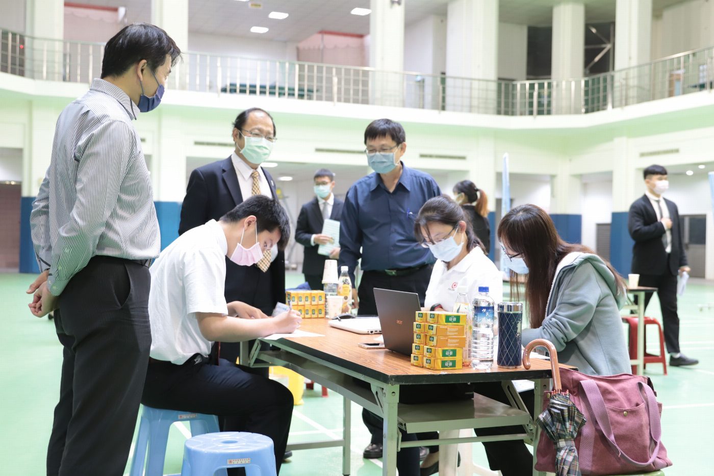 中華醫事科大製藥工程系就業博覽暨實習媒合會20多家藥廠進駐  提供帶薪實習為儲訓人才超前部署