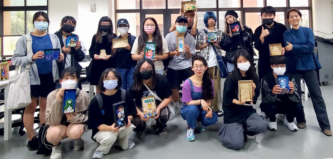 崑山科大視傳系邀韓藝術家辦理工作坊 師生聯合展出「故事冊架圖」