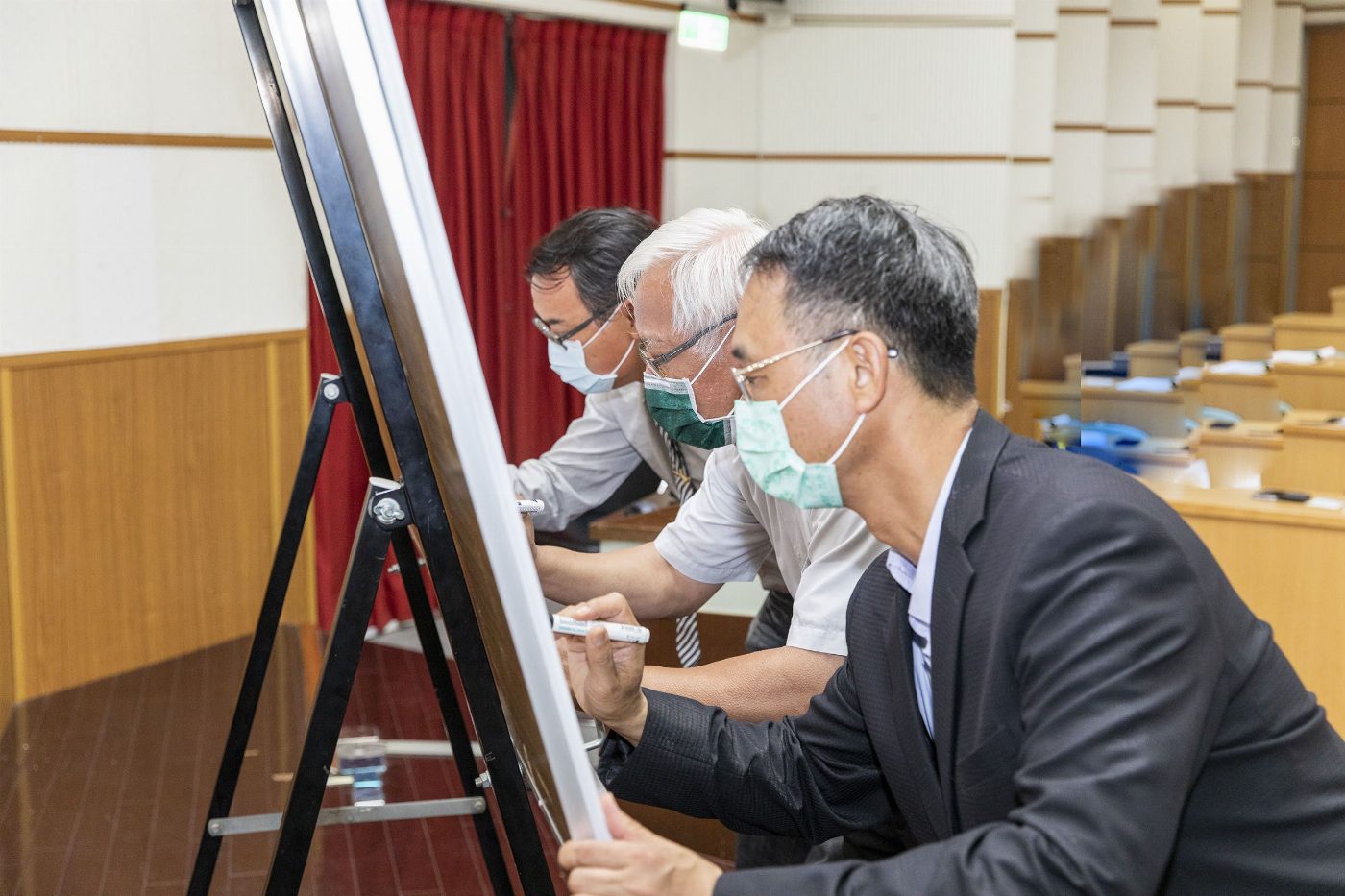 農委會畜試所110年度產學技術交流登場-技術移轉簽約