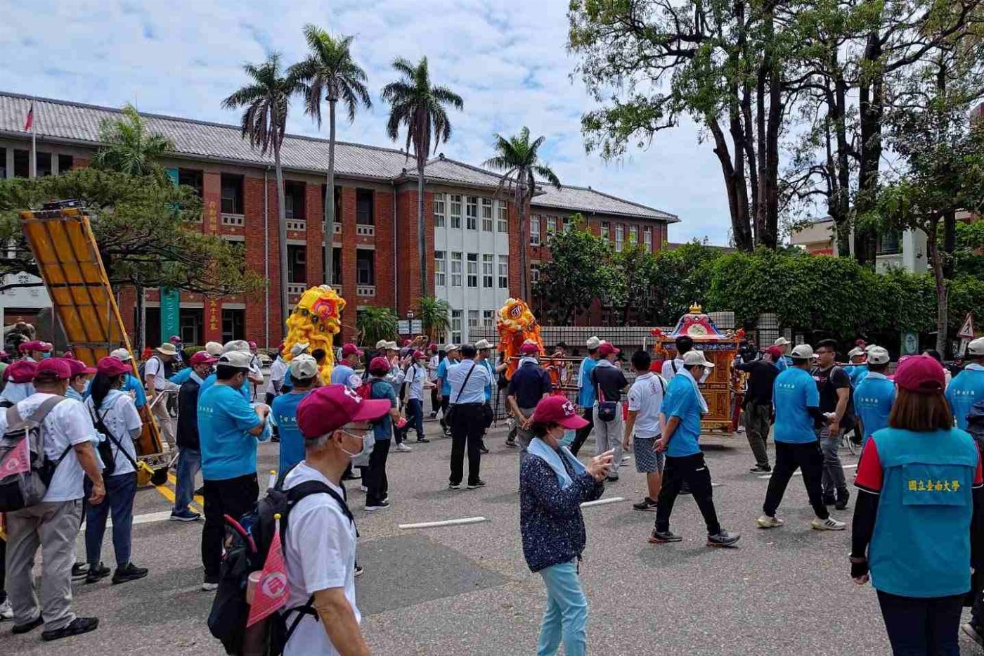 臺南大學首度迎接府城隍遶境神轎進校園 百年學府見證臺南信仰文化傳承新里程