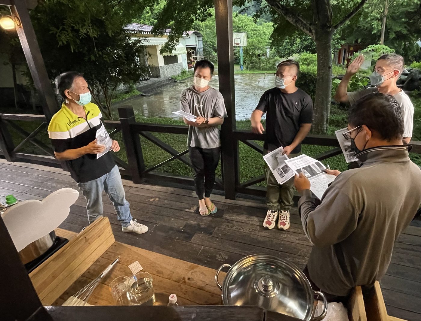 中華醫事科大USR團隊深耕楠西密枝社區推動綠色農業  邀植病專蔡志濃博士進駐社區指導作物病蟲害非農藥防治資材實作