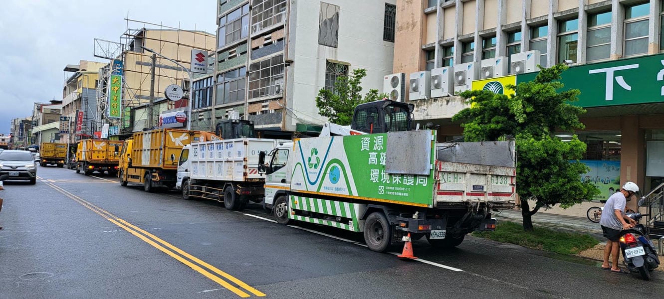 高雄市政府支援臺南丹娜絲颱風災後復原市府與地方共同致謝