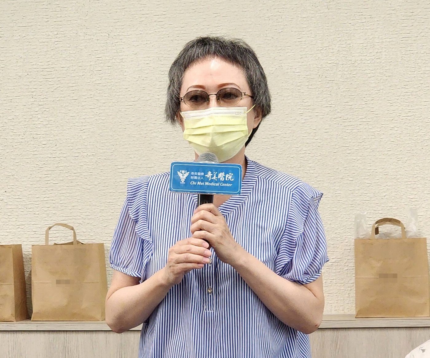 聽信「傷口碰水會爛掉」，乳癌婦45天不洗頭吃苦1個半月！奇美醫院推「傷口衛生4步驟」改善傷口)記者會資料,請 您協助刊登,感恩!