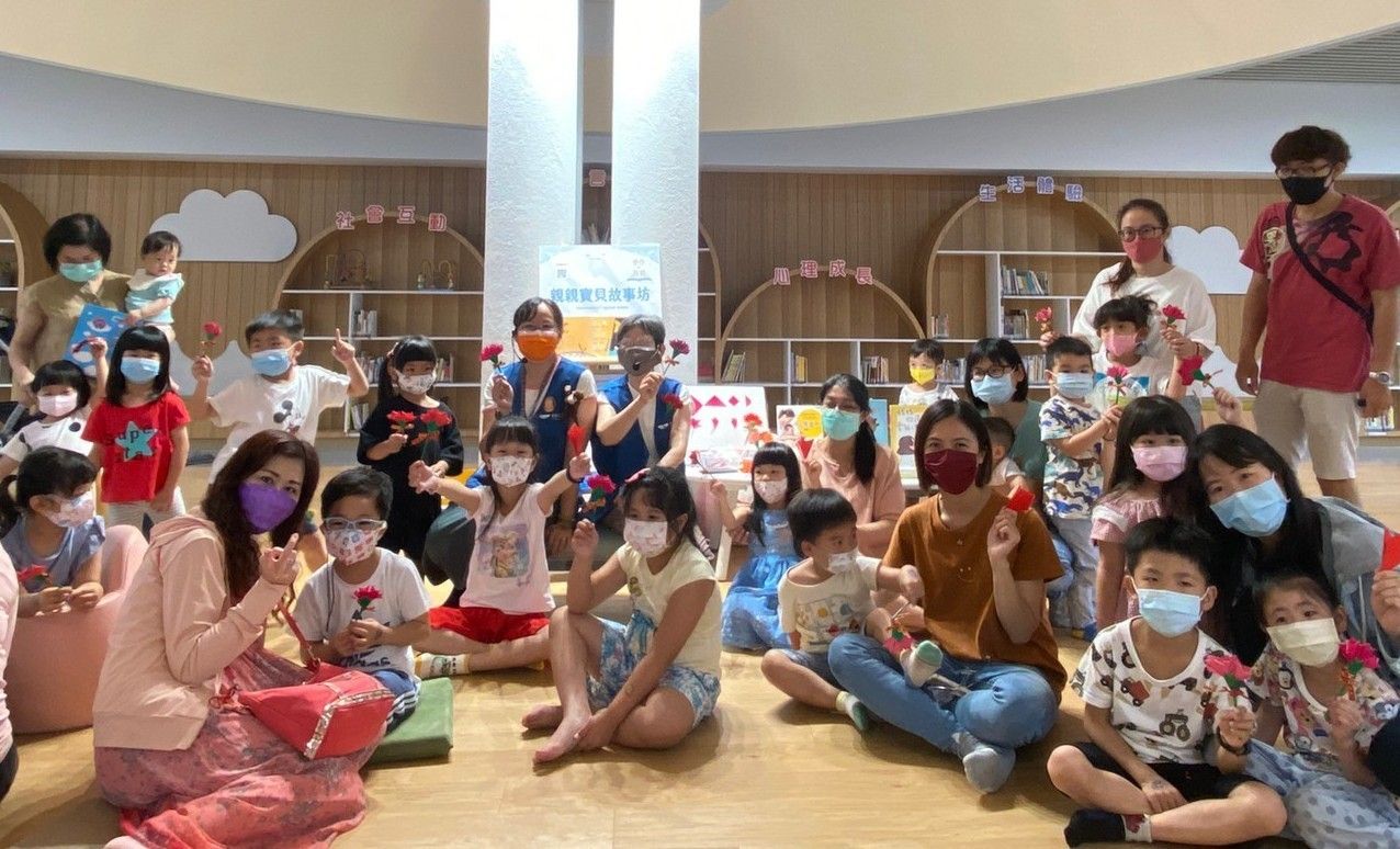 南市圖推動嬰幼兒閱讀 閱來閱愛讀‧幸福「袋」著走