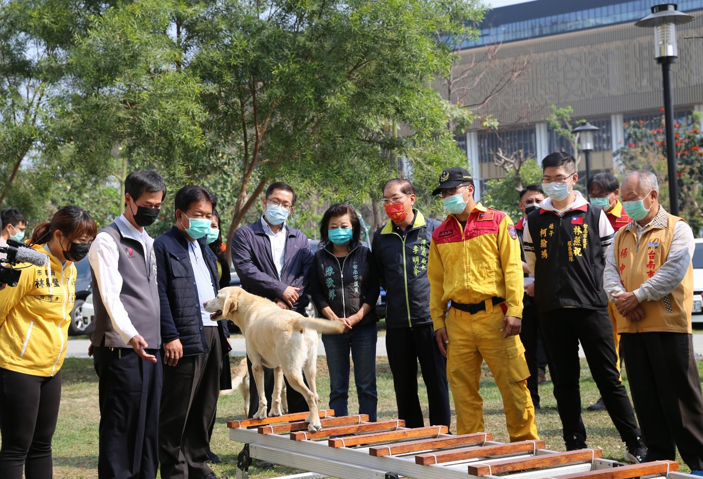 六都最差 南市議會要求改善搜救犬待遇