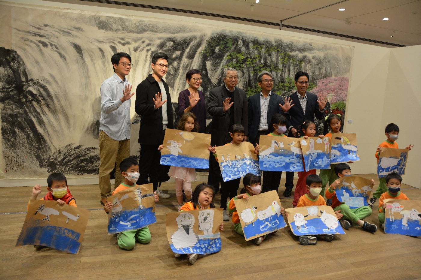 親子共學，世代傳承  5歲幼兒看80歲畫家作品 渾墨華滋-顏聖哲大地行吟彩墨畫特展2/6盛大開幕