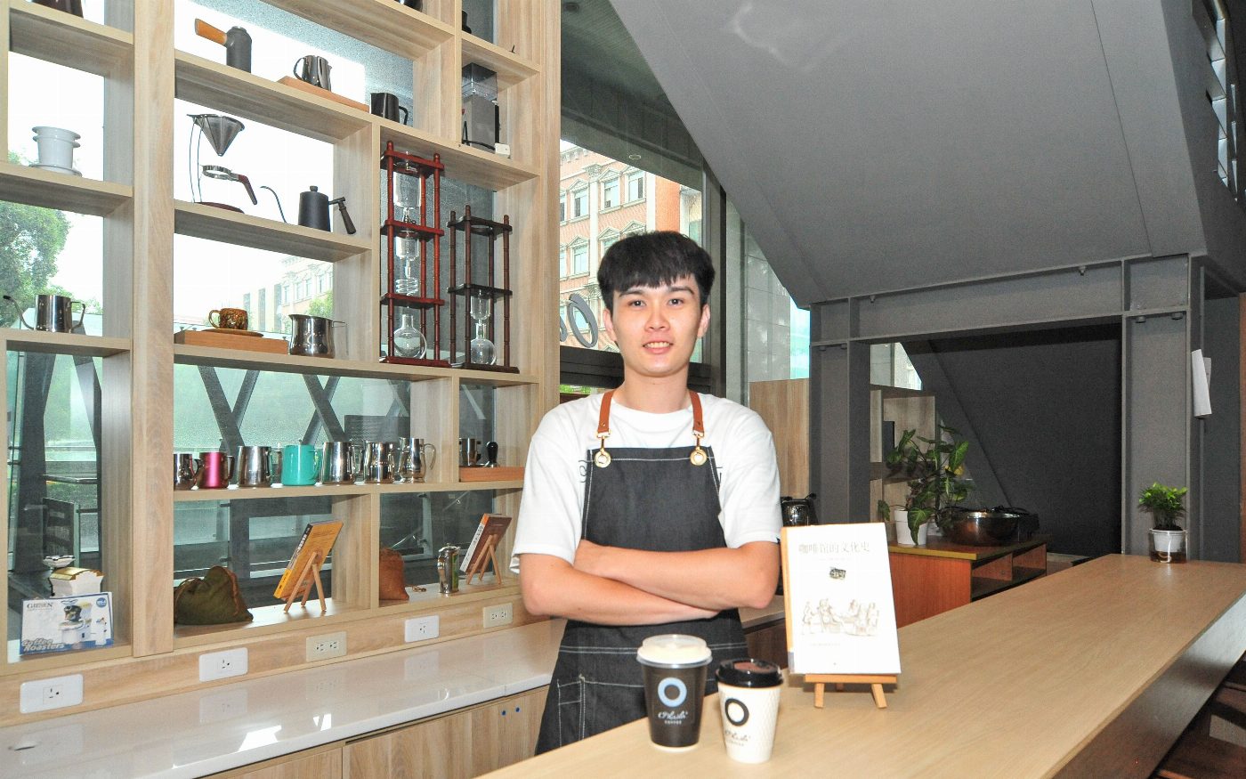 崑山科大餐飲系張子軒以咖啡為志業 競賽獲8獎沖出回甘人生