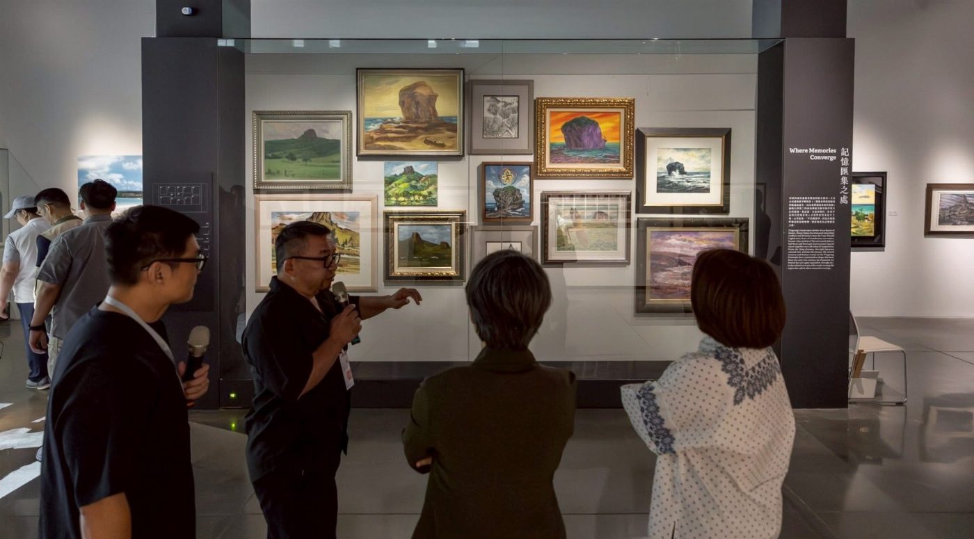 蕭美琴親赴屏美館挺《大湧崁岸》特展 崑大視傳系策展人黃志偉全程導覽