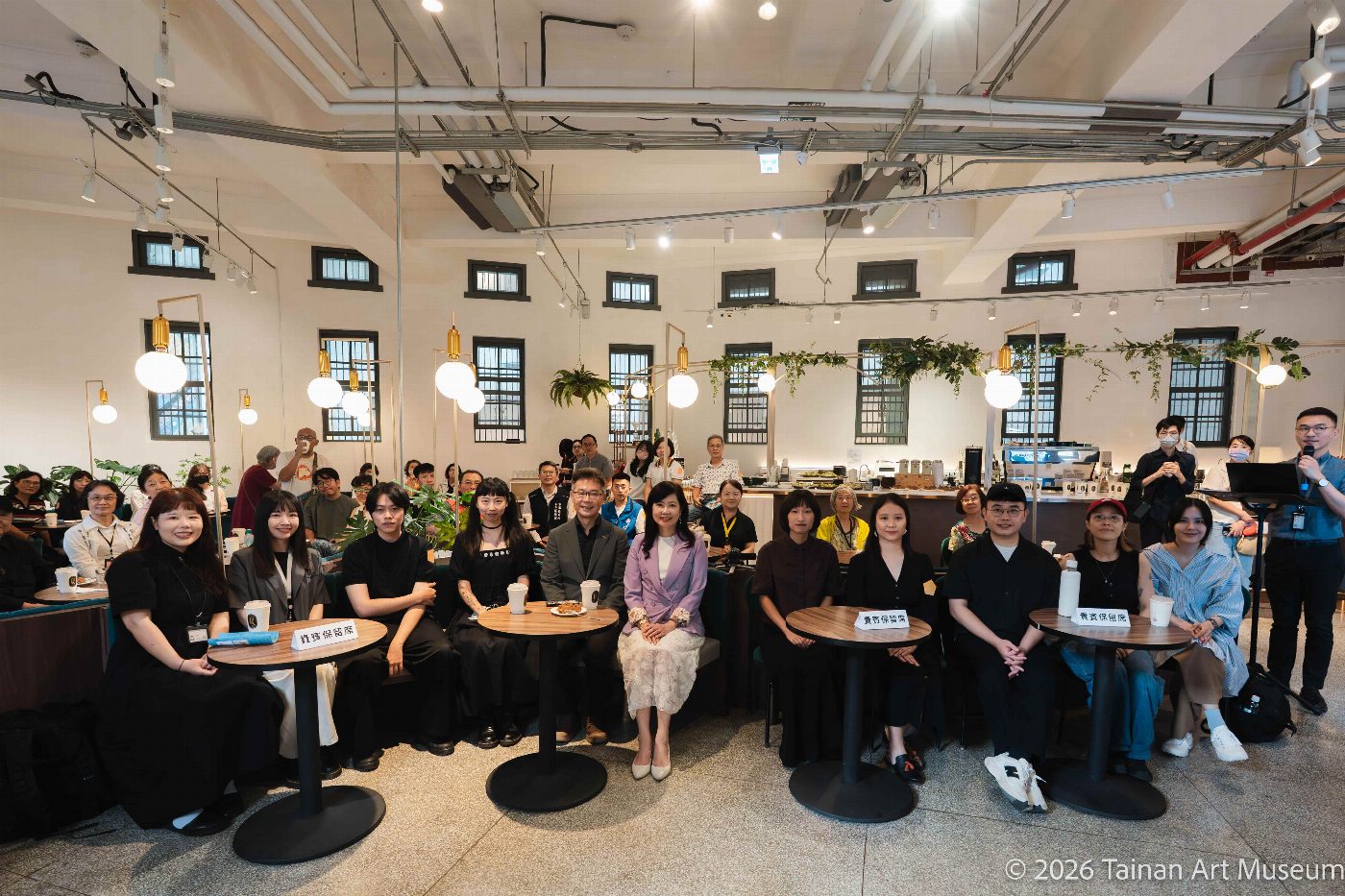 臺南市美術館「黏膩關係：內餡//縫隙」  攜手新生代藝術家，透過創作回應生活中的情緒與壓力
