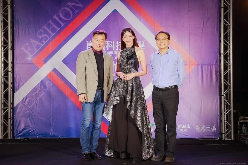 崑山科大時尚新秀攜手名模王心恬演繹潘怡良服飾作品 獲業界讚賞