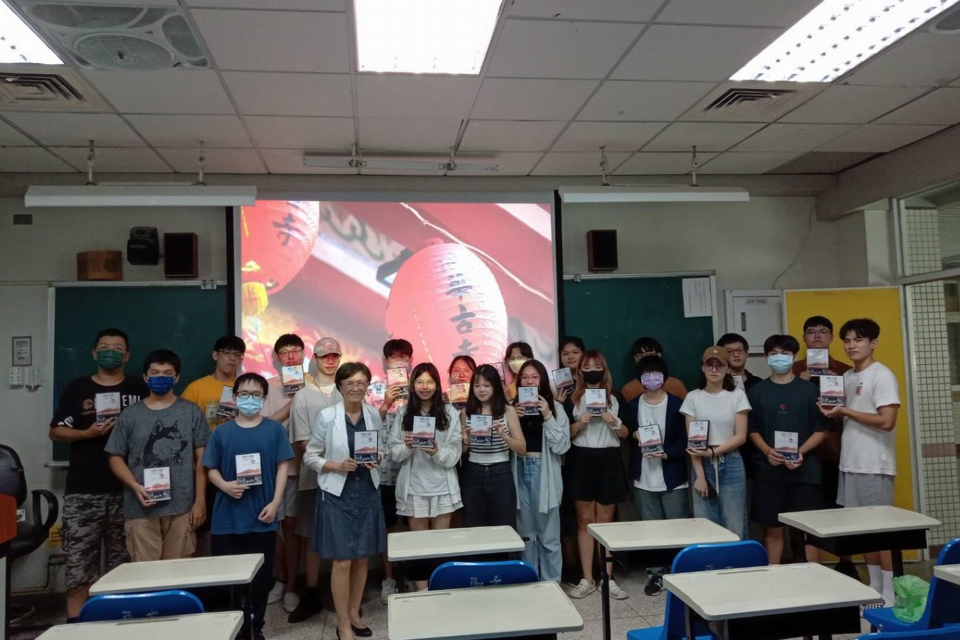 南大人文學院佛學概論影片拍攝成果發表 推廣府城在地佛寺之美
