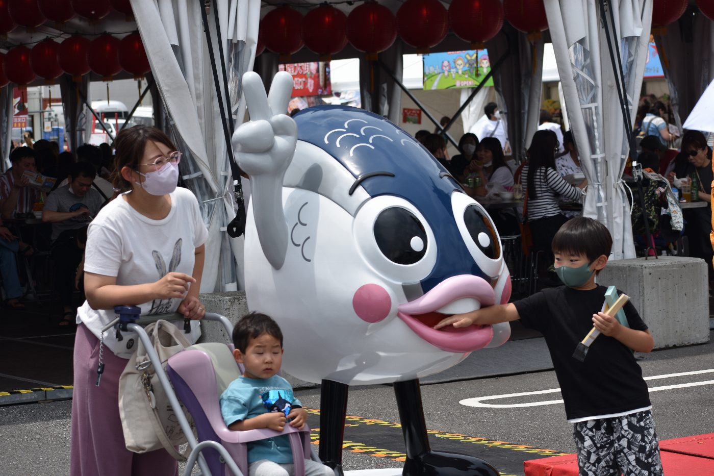台南觀光大使魚頭君游到日本 現身三井OUTLET PARK木更津台灣祭