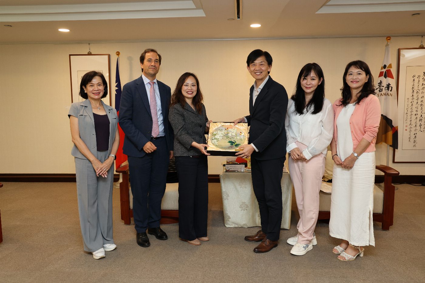 比利時魯汶市新任市議員廖祐均出身台南，建議與魯汶市展開合作對話