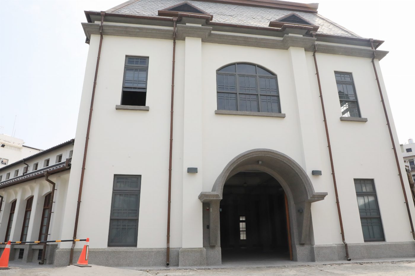 臺南市長黃偉哲視察「直轄市定古蹟西市場暨原臺南州青果同業組合香蕉倉庫」修復成果