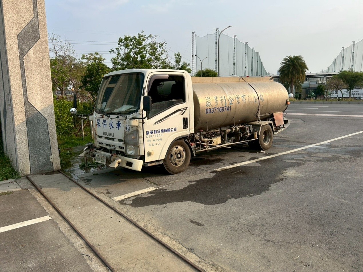 永康水資源回收中心水車取水狀況 永康水資源回收中心水車取水狀況