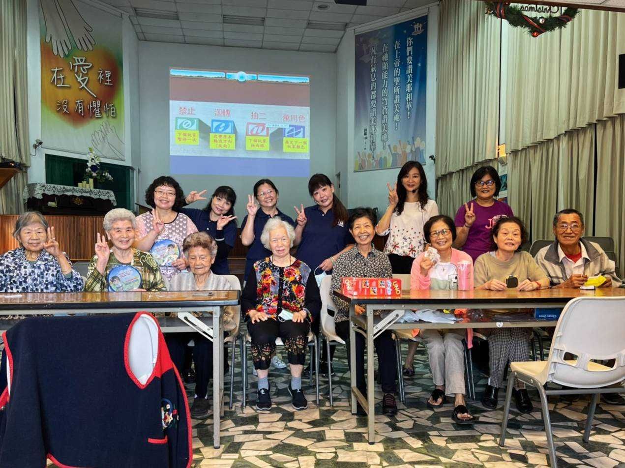 崑山科大企管在職碩士班執行企業倫理實踐 關懷長者以愛出發