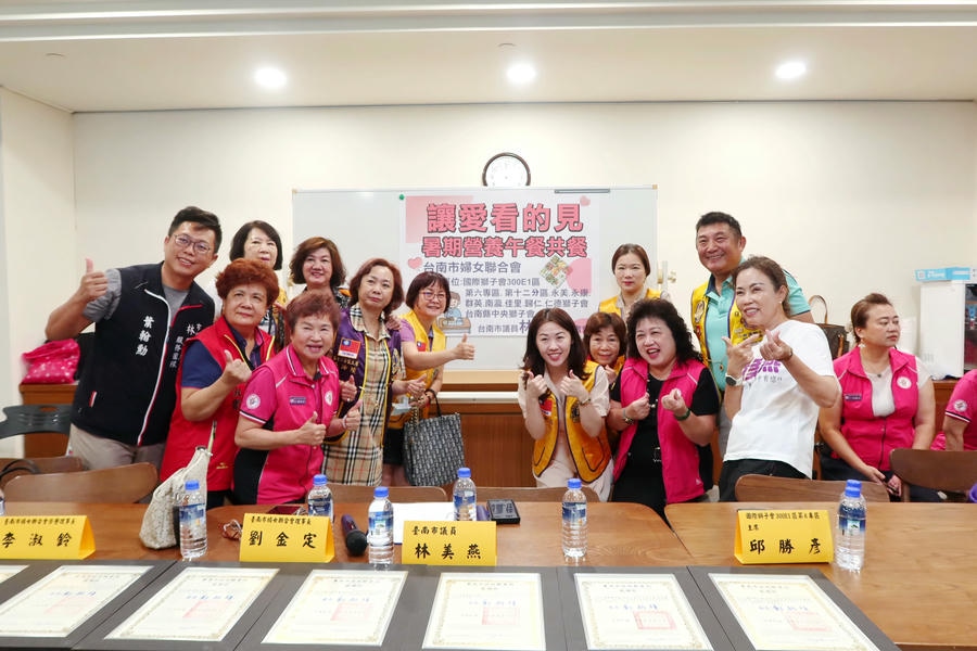 暑期營養午餐弱勢學童與資助者共餐同歡