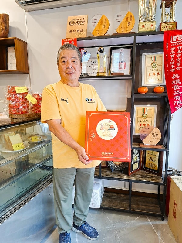 「鹹甜引路臺南味」翻轉傳統餅，專攻伴手禮，「順利餅舖」做出與別人不一樣的特色餅