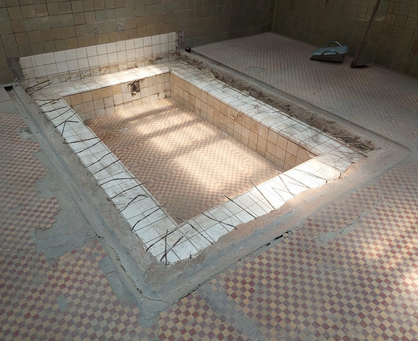 「原臺南刑務所木造建築群」發現完整浴池遺構  有助呈現當時的公務空間與生活型態